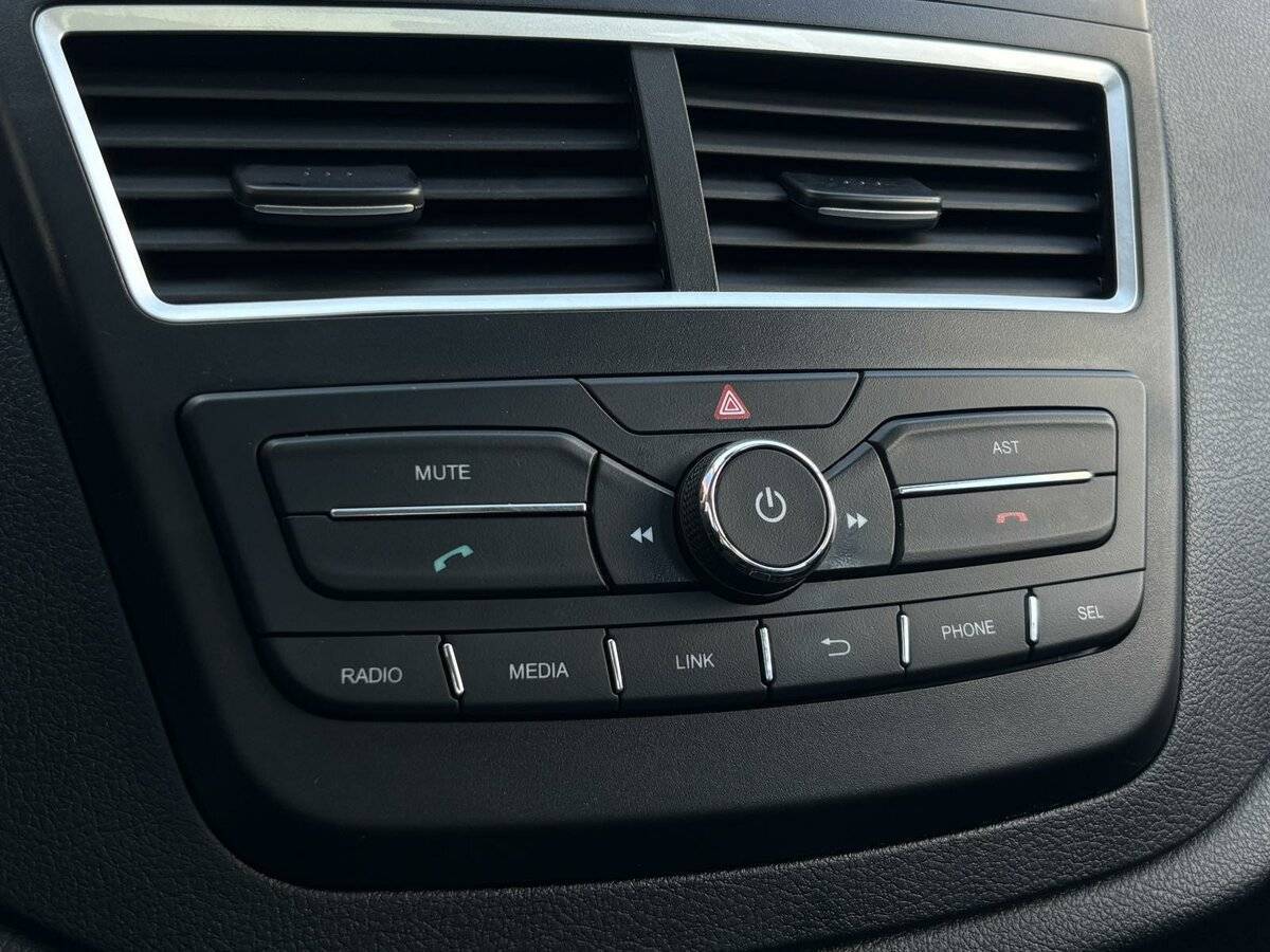 FAW Besturn X40 с пробегом — 2019 год. Фото: #17
