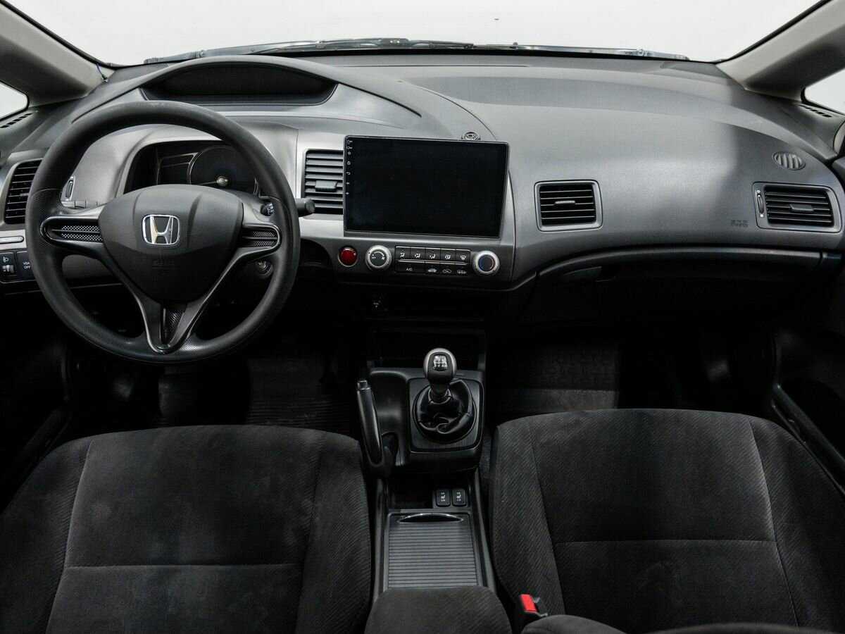 Honda Civic с пробегом — 2010 год. Фото: #9