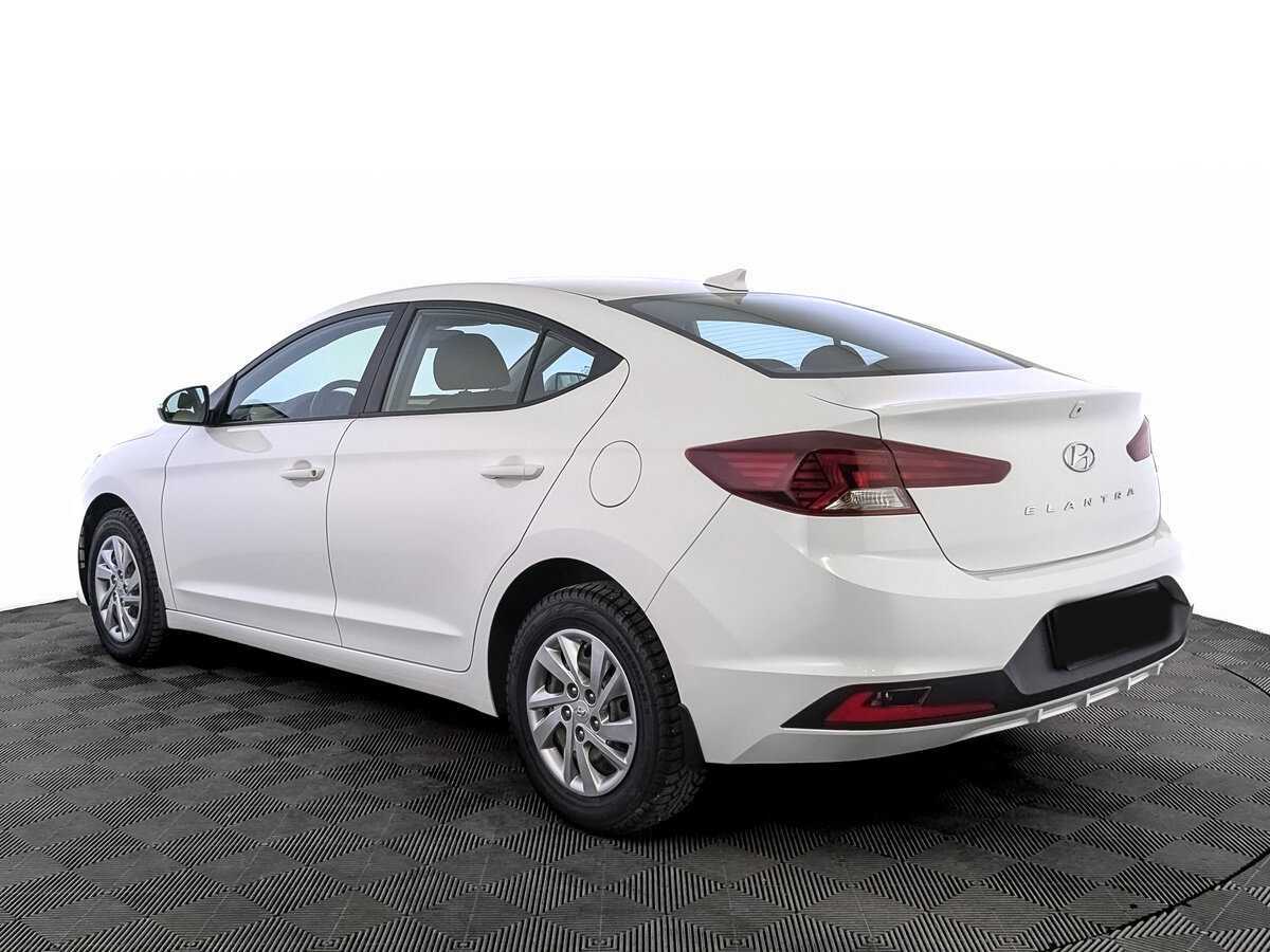 Hyundai Elantra с пробегом — 2019 год. Фото: #6