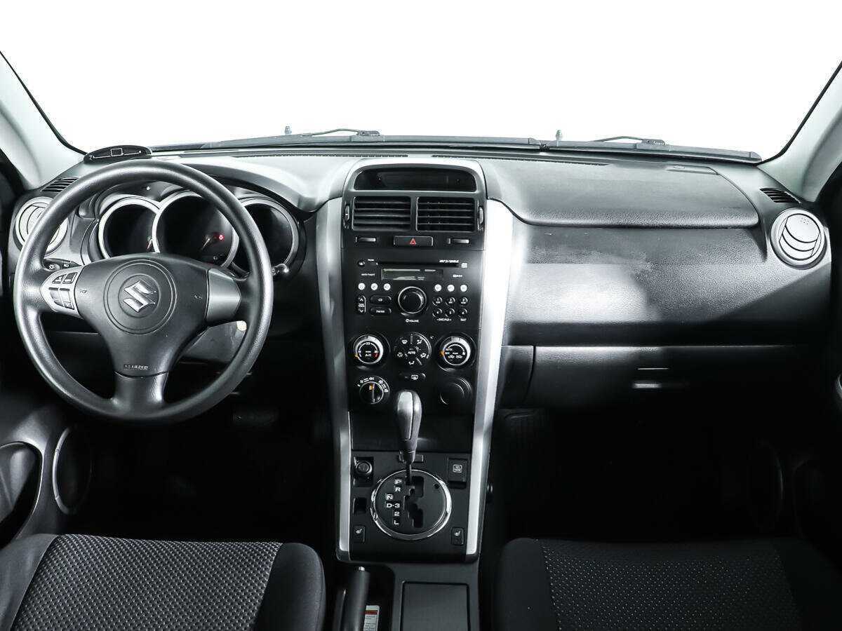 Suzuki Grand Vitara с пробегом — 2006 год. Фото: #9