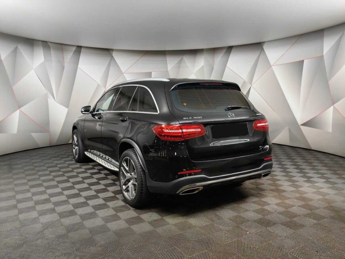 Mercedes-Benz GLC с пробегом — 2017 год. Фото: #3