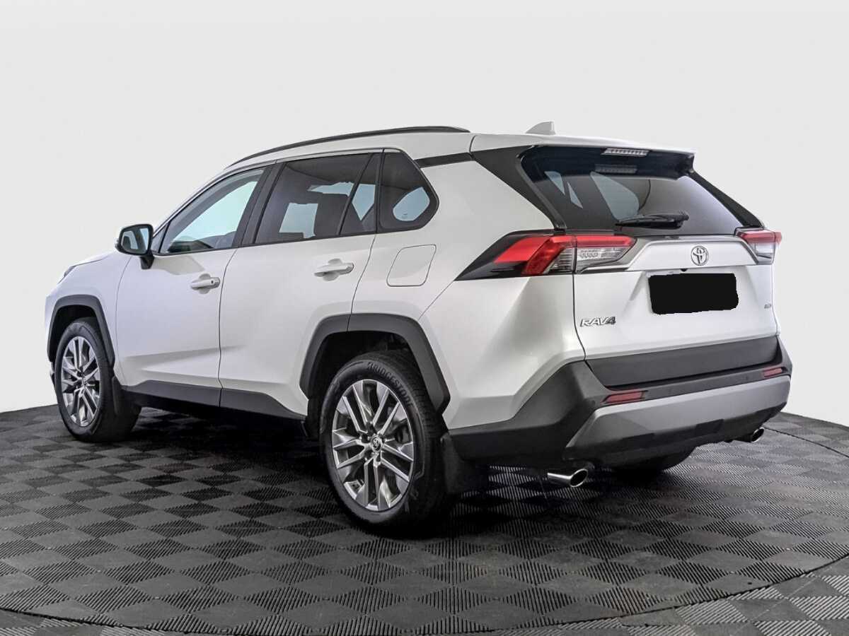 Toyota RAV4 с пробегом — 2021 год. Фото: #6