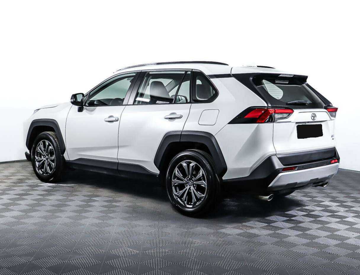 Toyota RAV4 с пробегом — 2023 год. Фото: #5