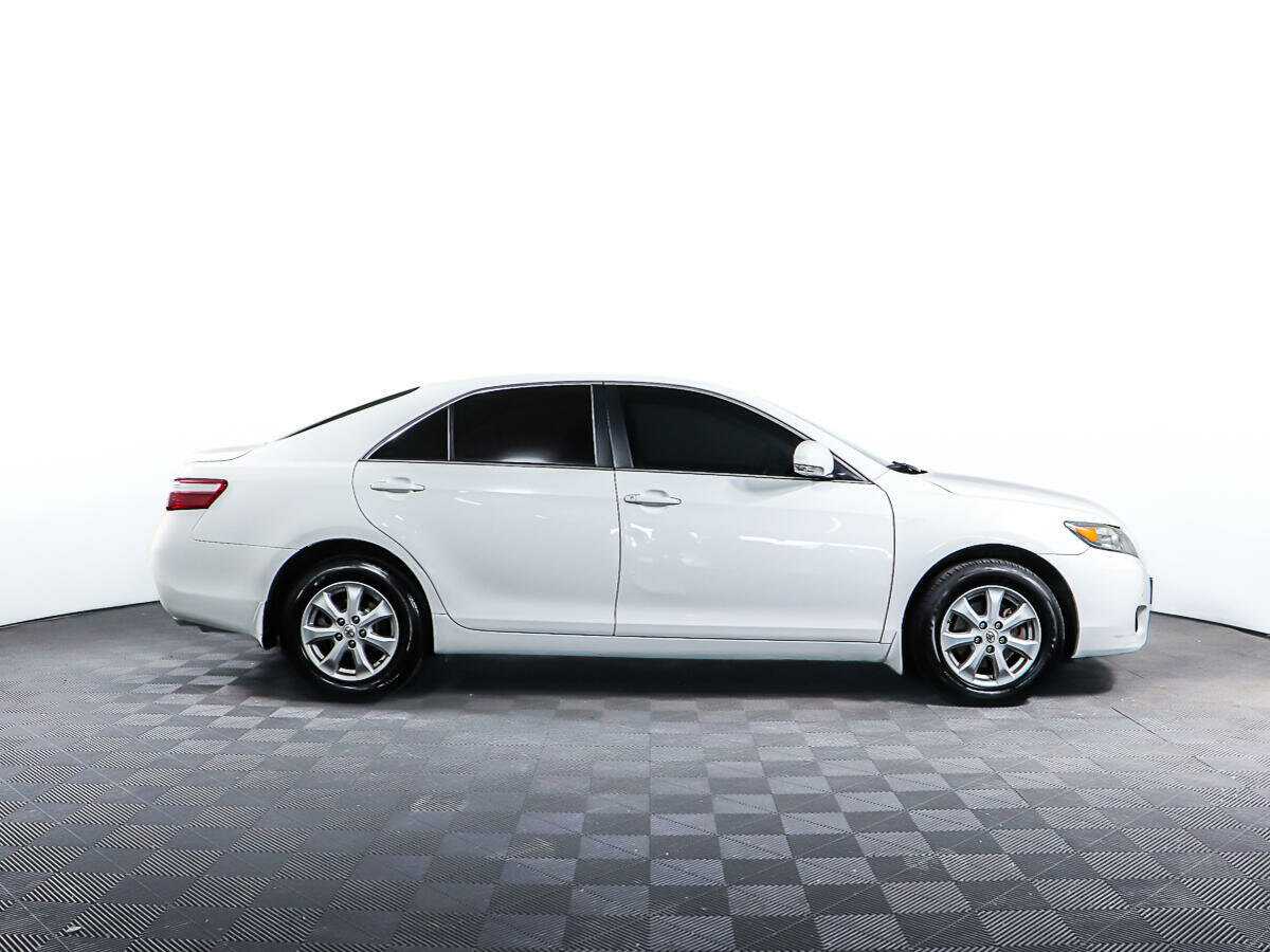 Toyota Camry с пробегом — 2010 год. Фото: #3