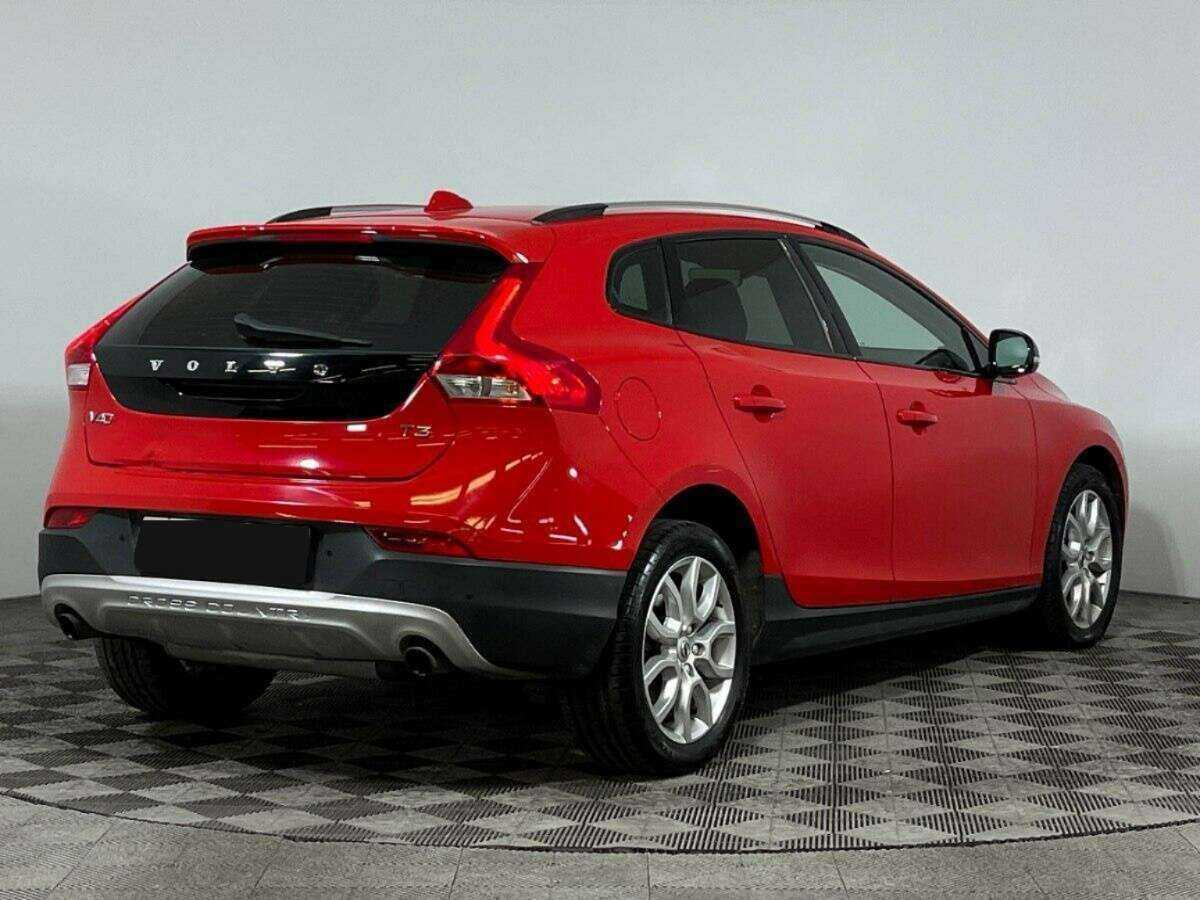Volvo V40 Cross Country с пробегом — 2018 год. Фото: #4