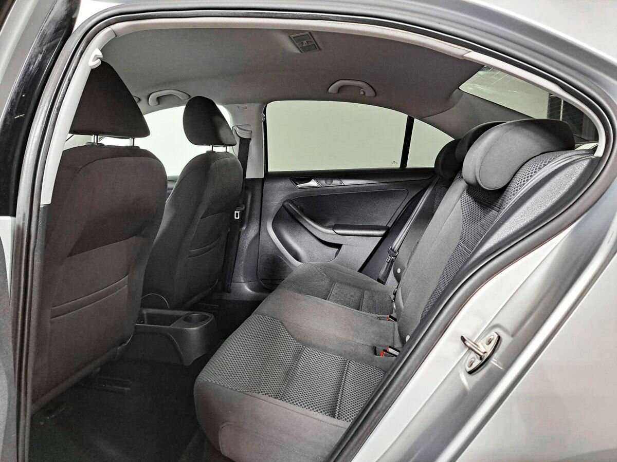 Volkswagen Jetta с пробегом — 2014 год. Фото: #7