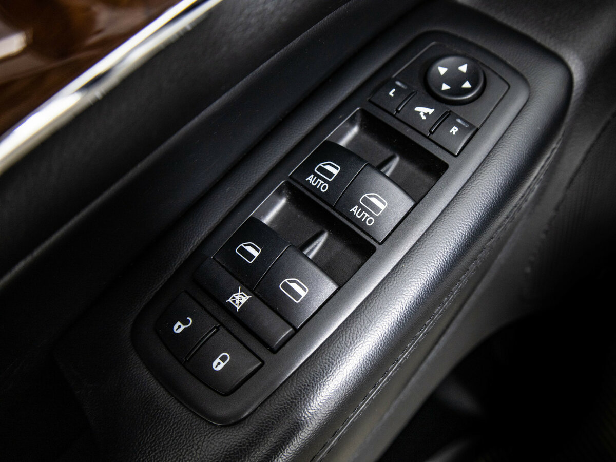 Jeep Grand Cherokee с пробегом — 2012 год. Фото: #14