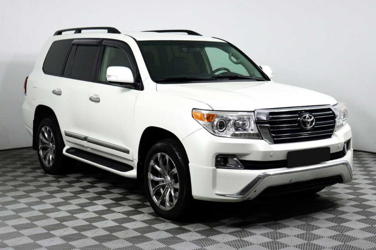 Toyota Land Cruiser с пробегом — 2013 год. Фото: #2
