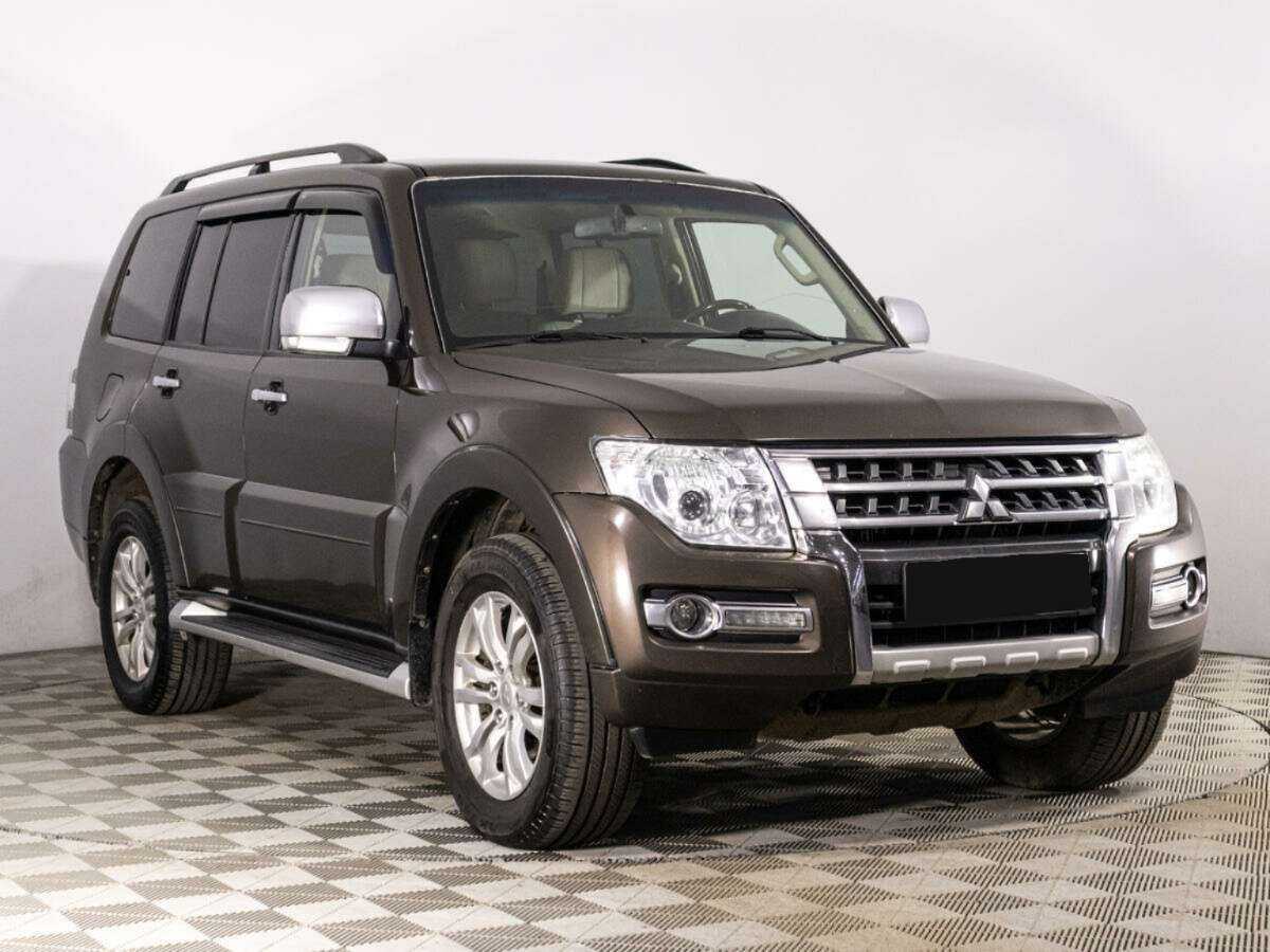 Mitsubishi Pajero с пробегом — 2017 год. Фото: #2