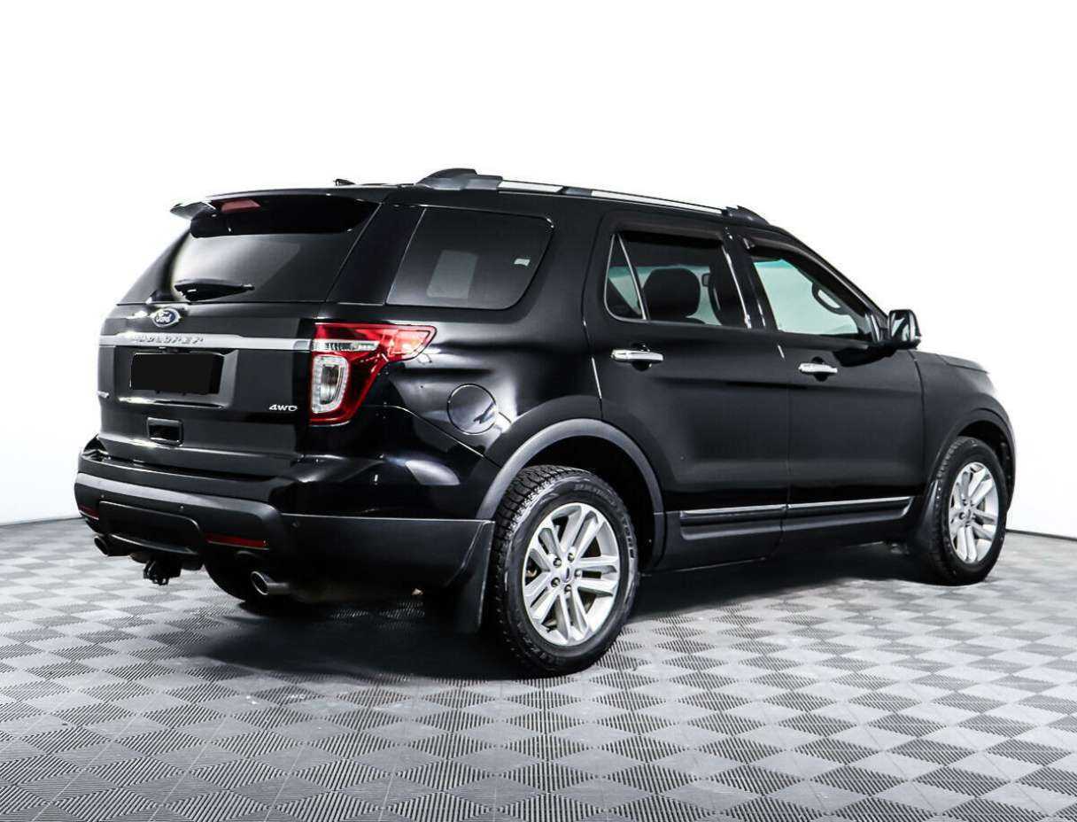 Ford Explorer с пробегом — 2011 год. Фото: #3