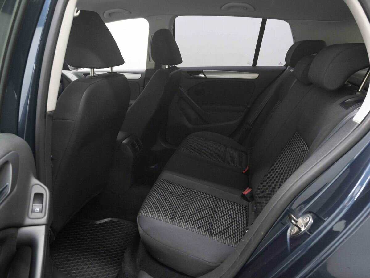 Volkswagen Golf с пробегом — 2009 год. Фото: #8