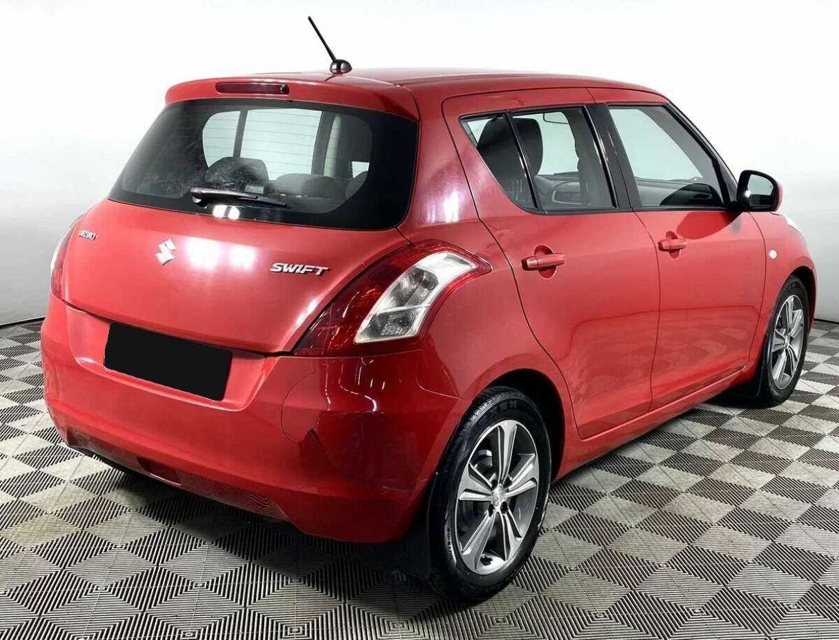 Suzuki Swift с пробегом — 2011 год. Фото: #2
