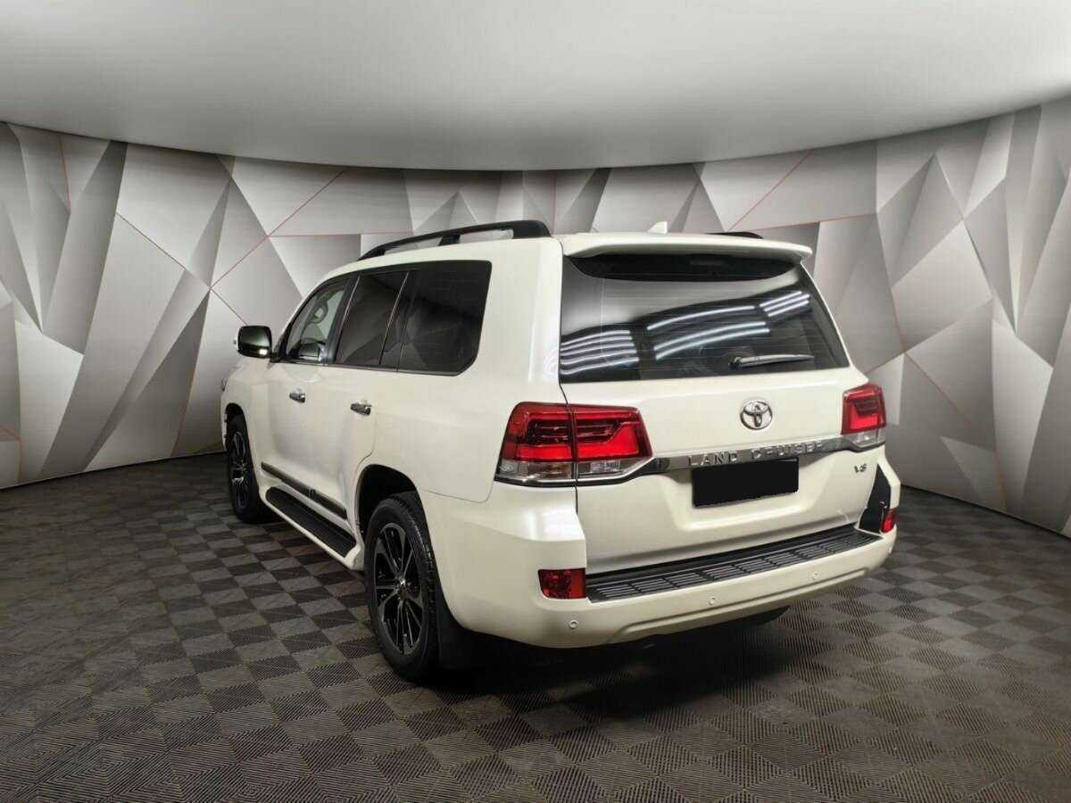 Toyota Land Cruiser с пробегом — 2018 год. Фото: #3
