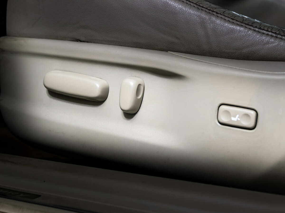 Toyota Camry с пробегом — 2011 год. Фото: #12