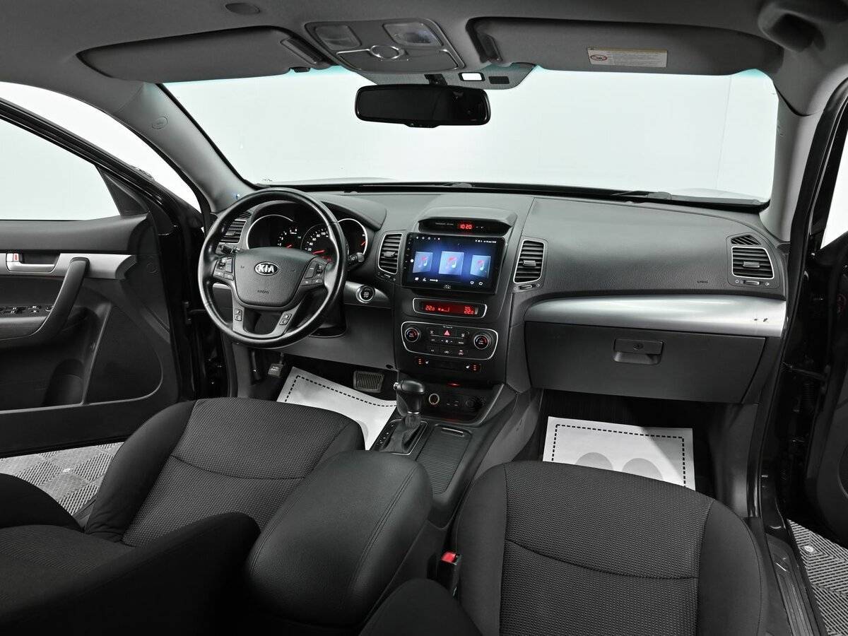 Kia Sorento с пробегом — 2015 год. Фото: #13
