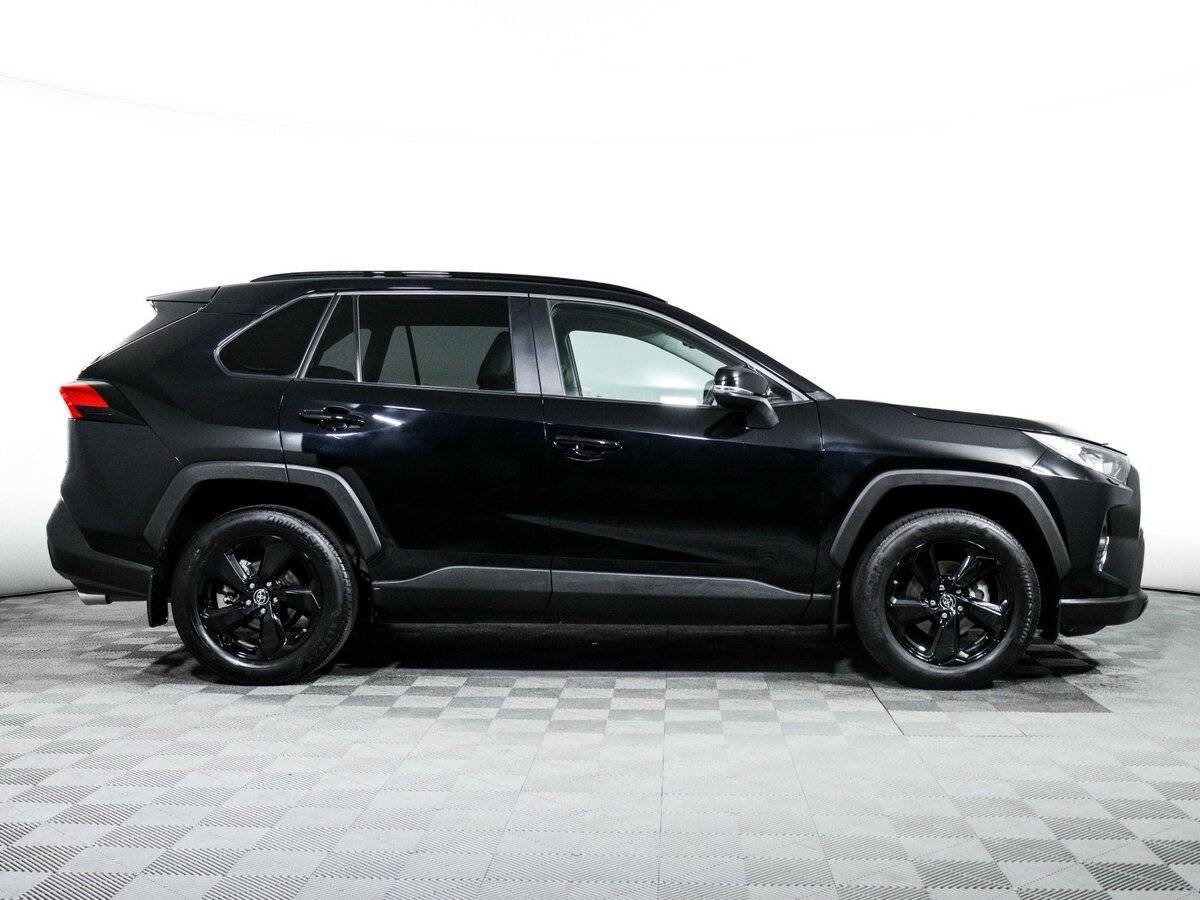 Toyota RAV4 с пробегом — 2021 год. Фото: #3