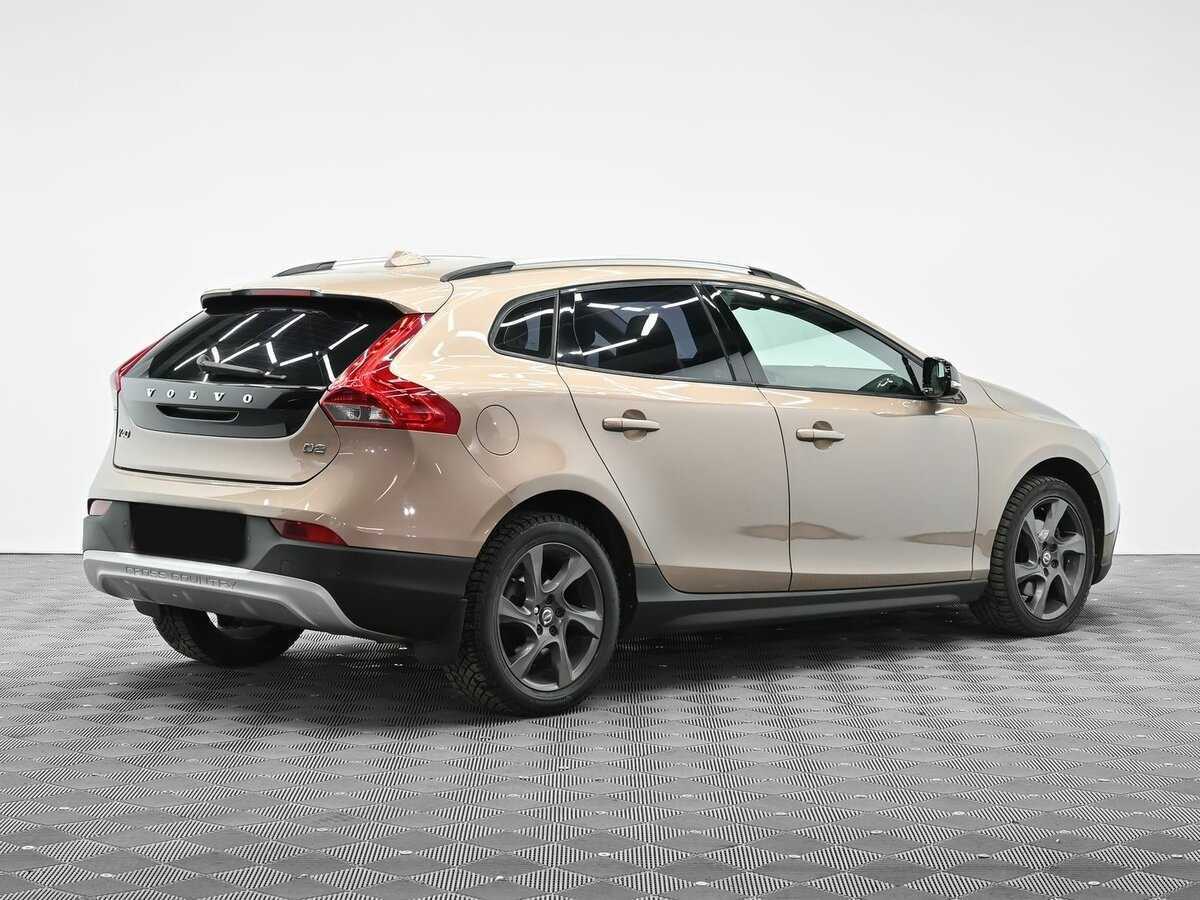 Volvo V40 с пробегом — 2014 год. Фото: #3