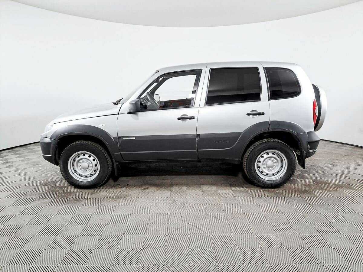 Chevrolet Niva с пробегом — 2013 год. Фото: #6