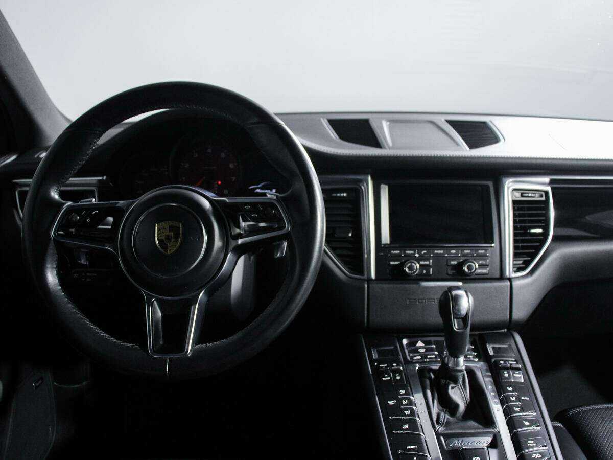 Porsche Macan с пробегом — 2015 год. Фото: #11