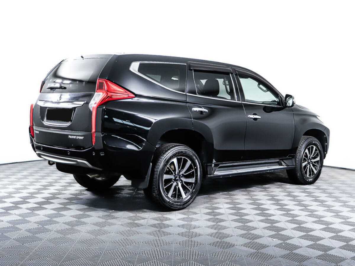Mitsubishi Pajero Sport с пробегом — 2018 год. Фото: #4