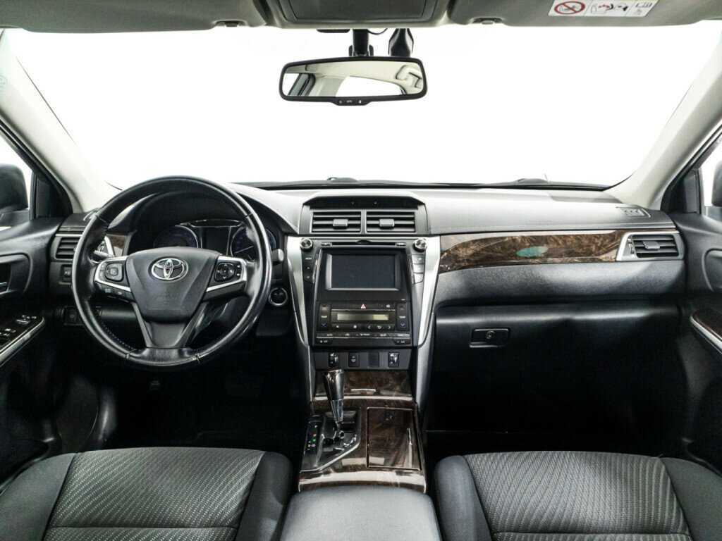 Toyota Camry с пробегом — 2015 год. Фото: #12