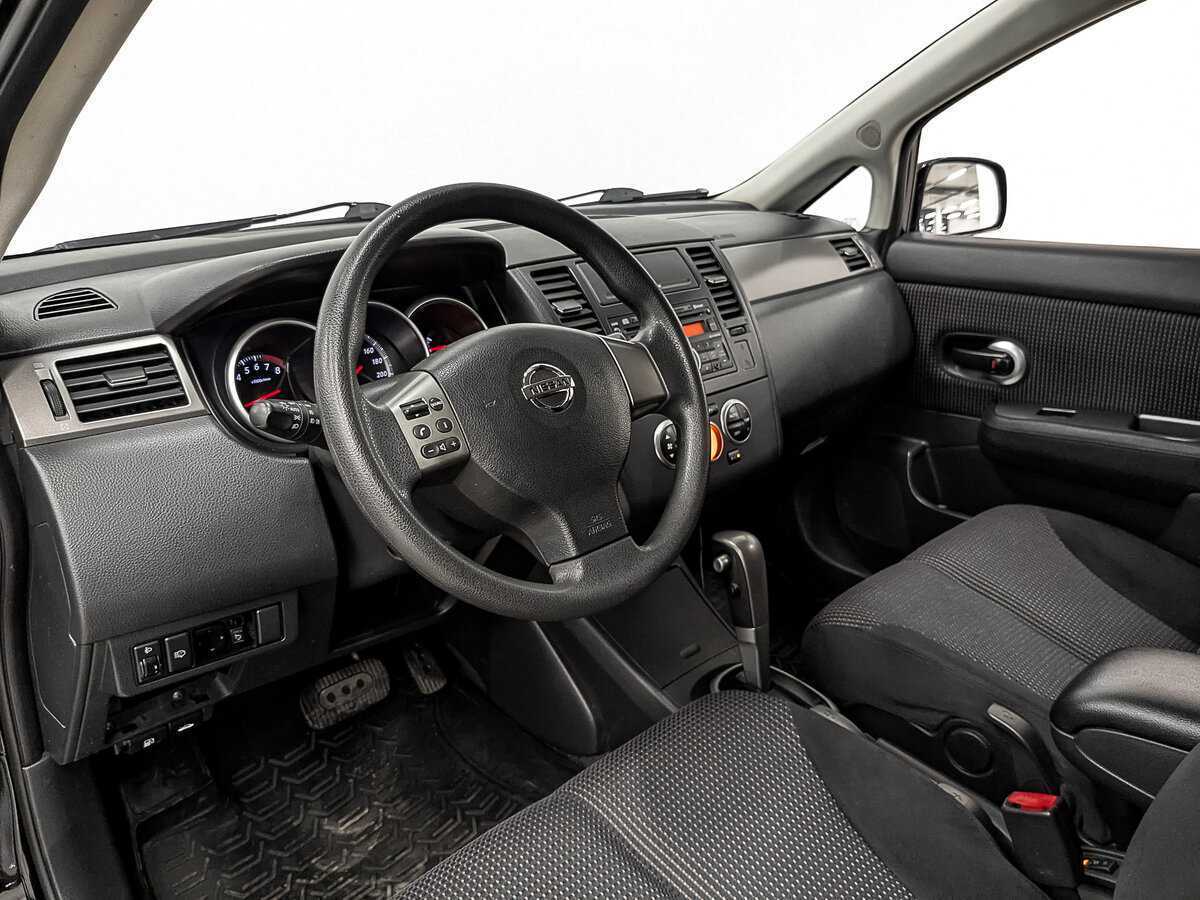 Nissan Tiida с пробегом — 2010 год. Фото: #14