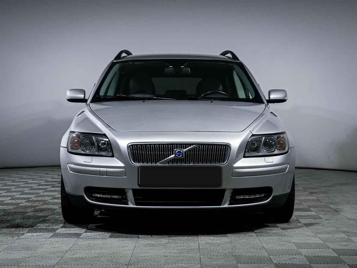 Volvo V50 с пробегом — 2004 год. Фото: #1