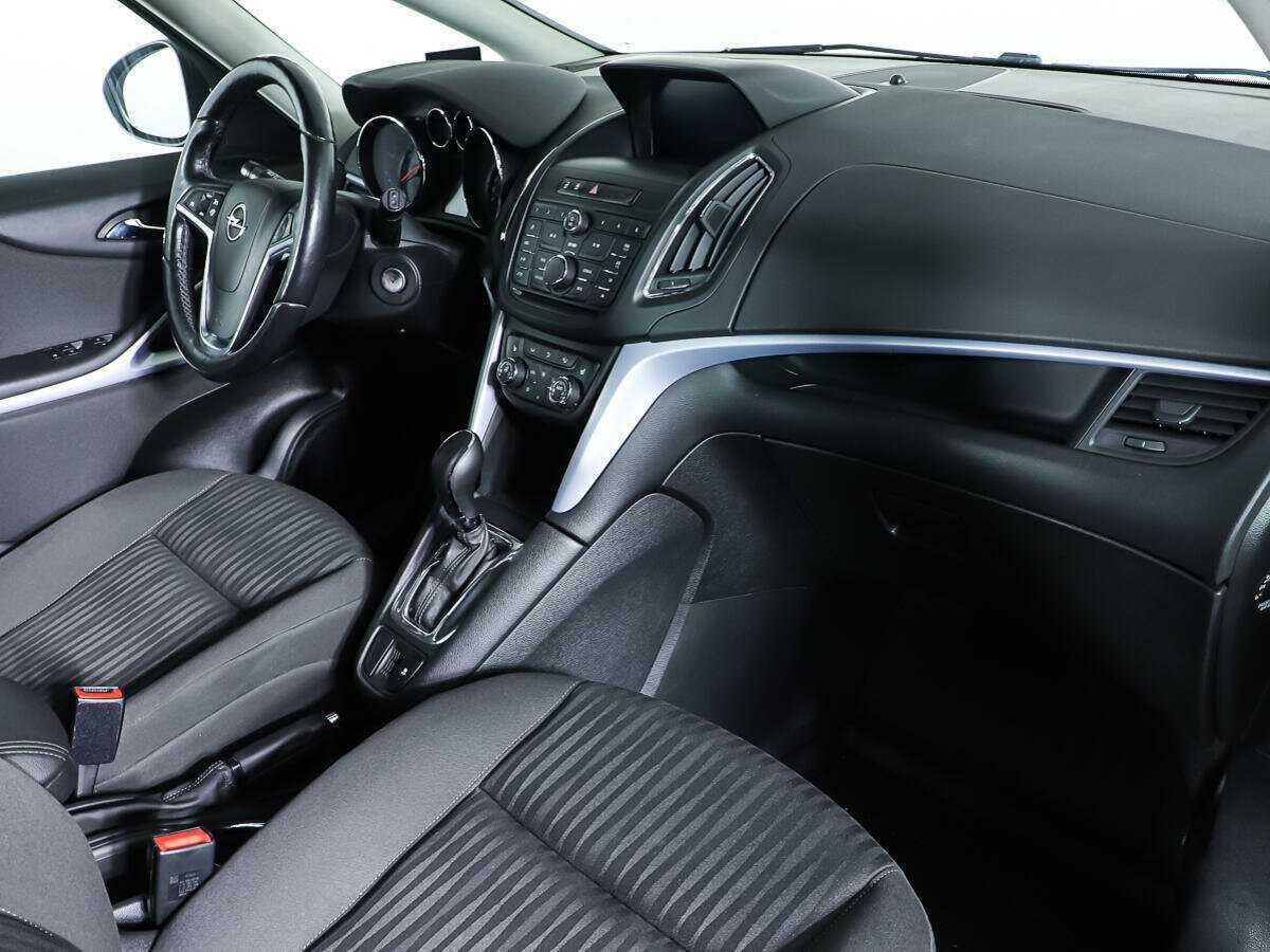 Opel Zafira с пробегом — 2014 год. Фото: #7