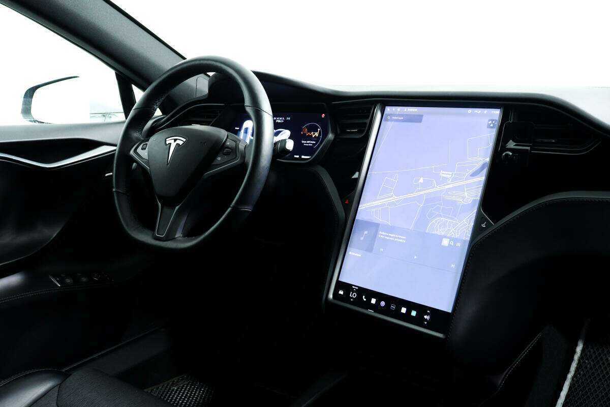 Tesla Model S с пробегом — 2018 год. Фото: #8