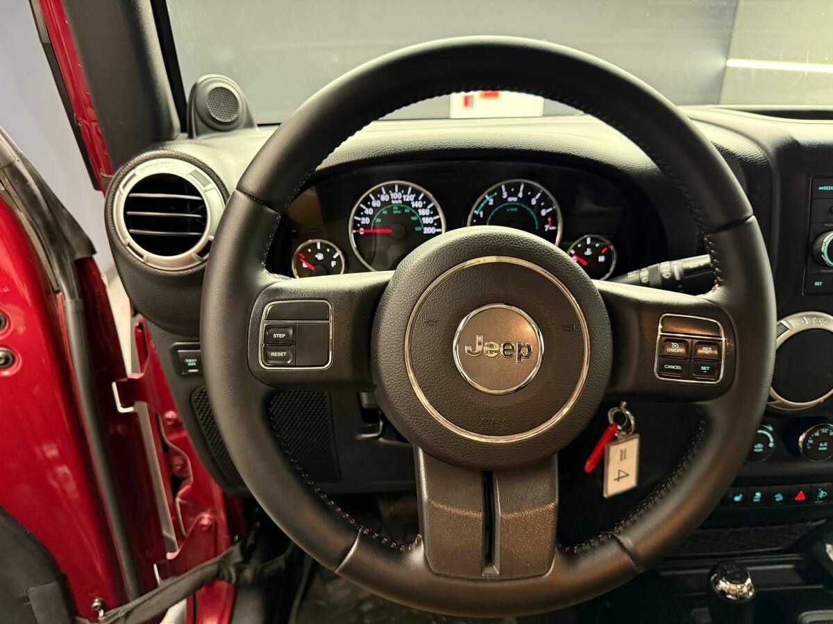 Jeep Wrangler с пробегом — 2011 год. Фото: #6