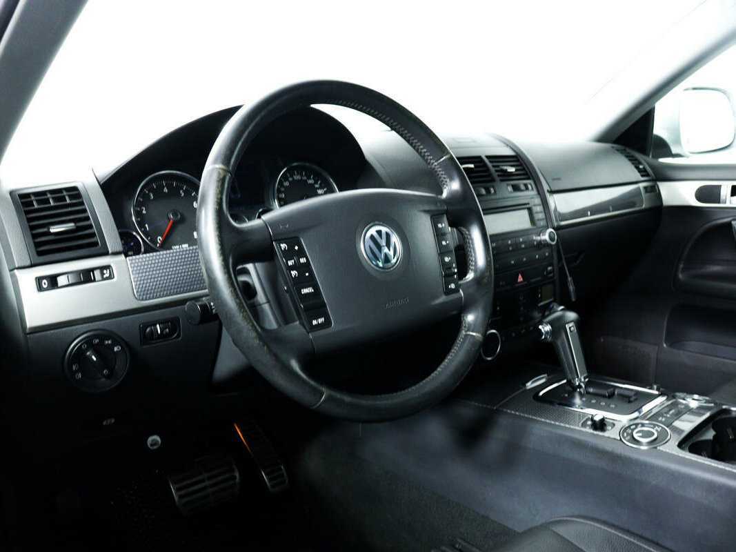Volkswagen Touareg с пробегом — 2007 год. Фото: #12