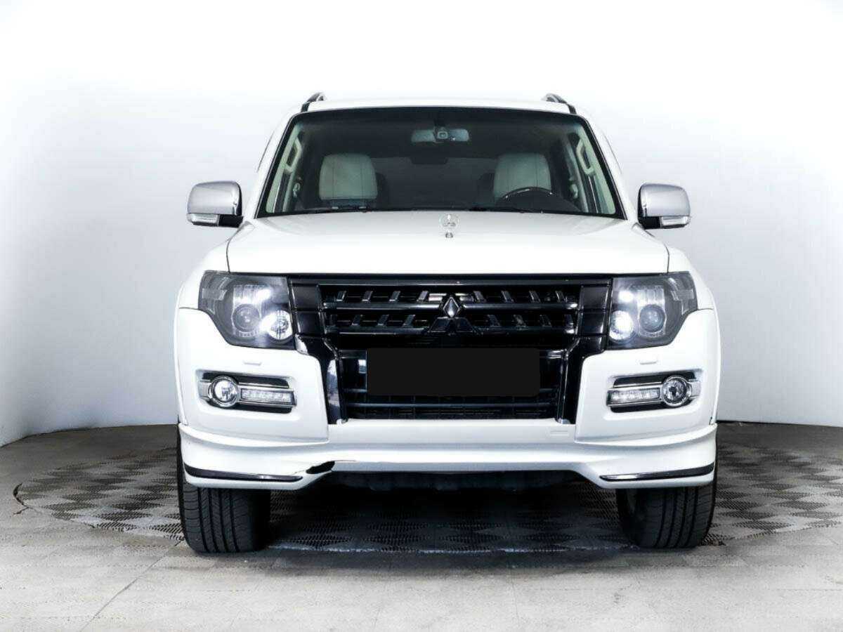 Mitsubishi Pajero с пробегом — 2019 год. Фото: #1
