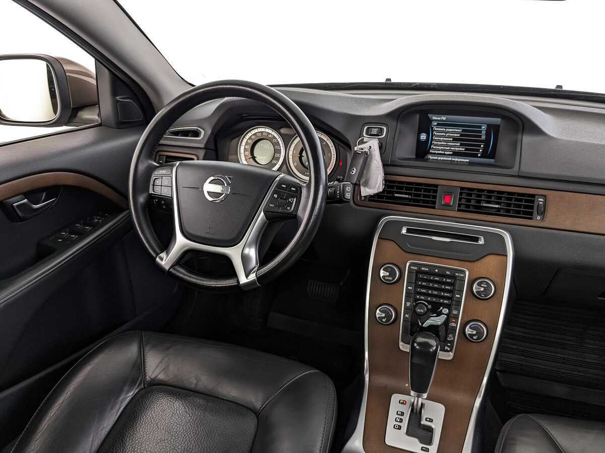 Volvo XC70 с пробегом — 2011 год. Фото: #16