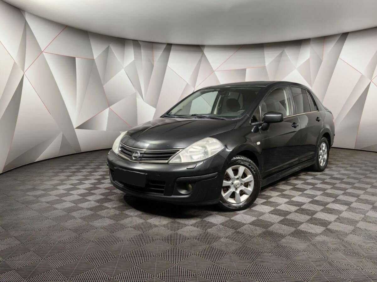 Nissan Tiida с пробегом — 2010 год. Фото: #0