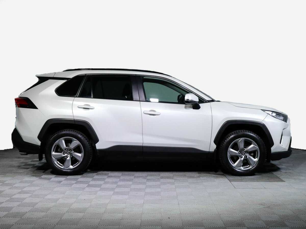 Toyota RAV4 с пробегом — 2020 год. Фото: #3