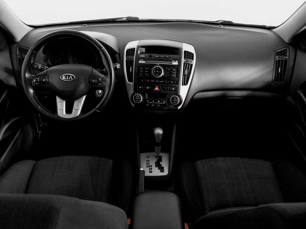 Kia Ceed с пробегом — 2010 год. Фото: #11