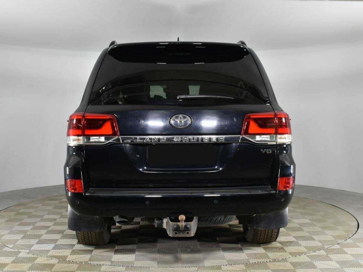 Toyota Land Cruiser с пробегом — 2017 год. Фото: #3