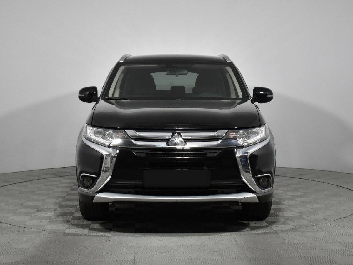 Mitsubishi Outlander с пробегом — 2018 год. Фото: #1