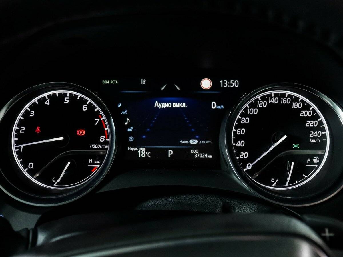 Toyota Camry с пробегом — 2021 год. Фото: #7