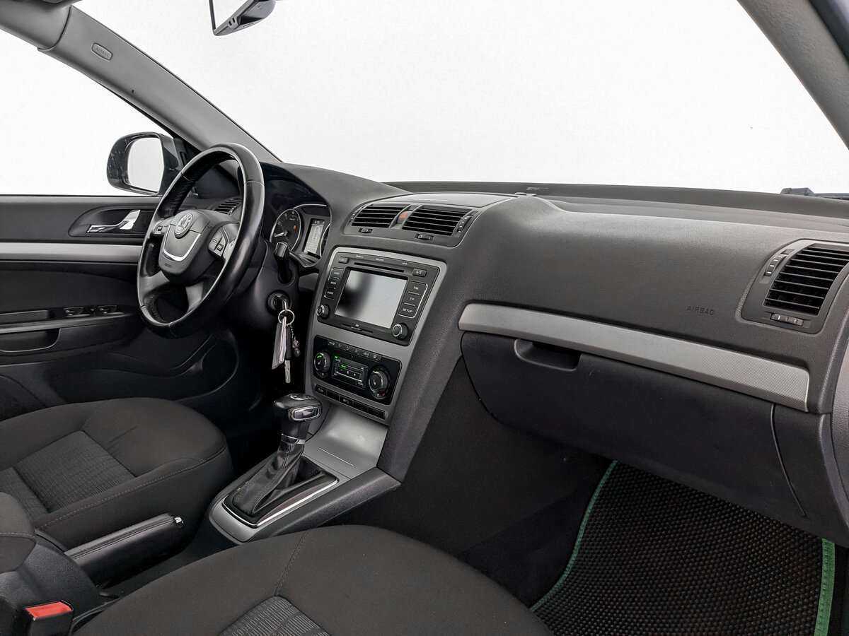 Skoda Octavia с пробегом — 2011 год. Фото: #10