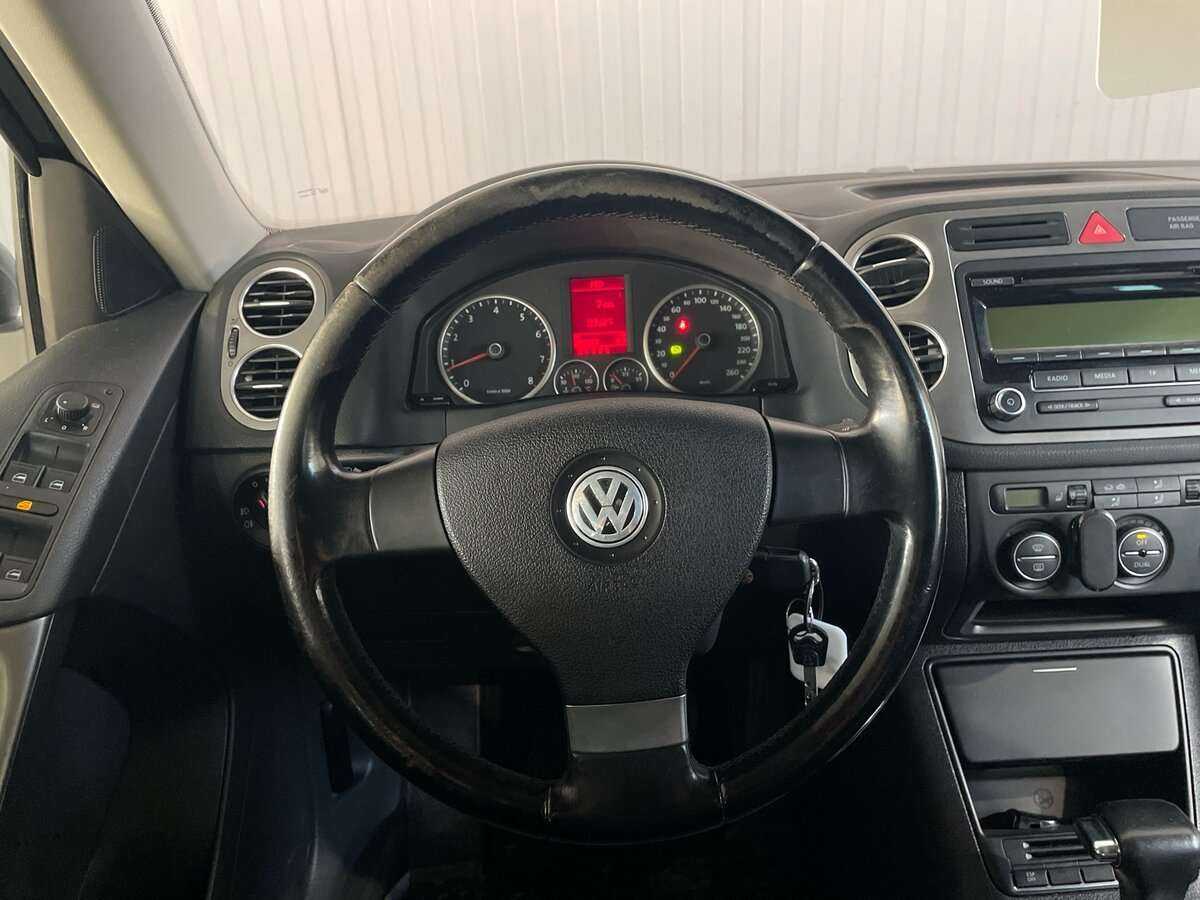 Volkswagen Tiguan с пробегом — 2008 год. Фото: #9
