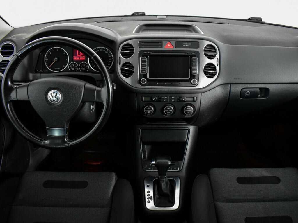 Volkswagen Tiguan с пробегом — 2009 год. Фото: #9