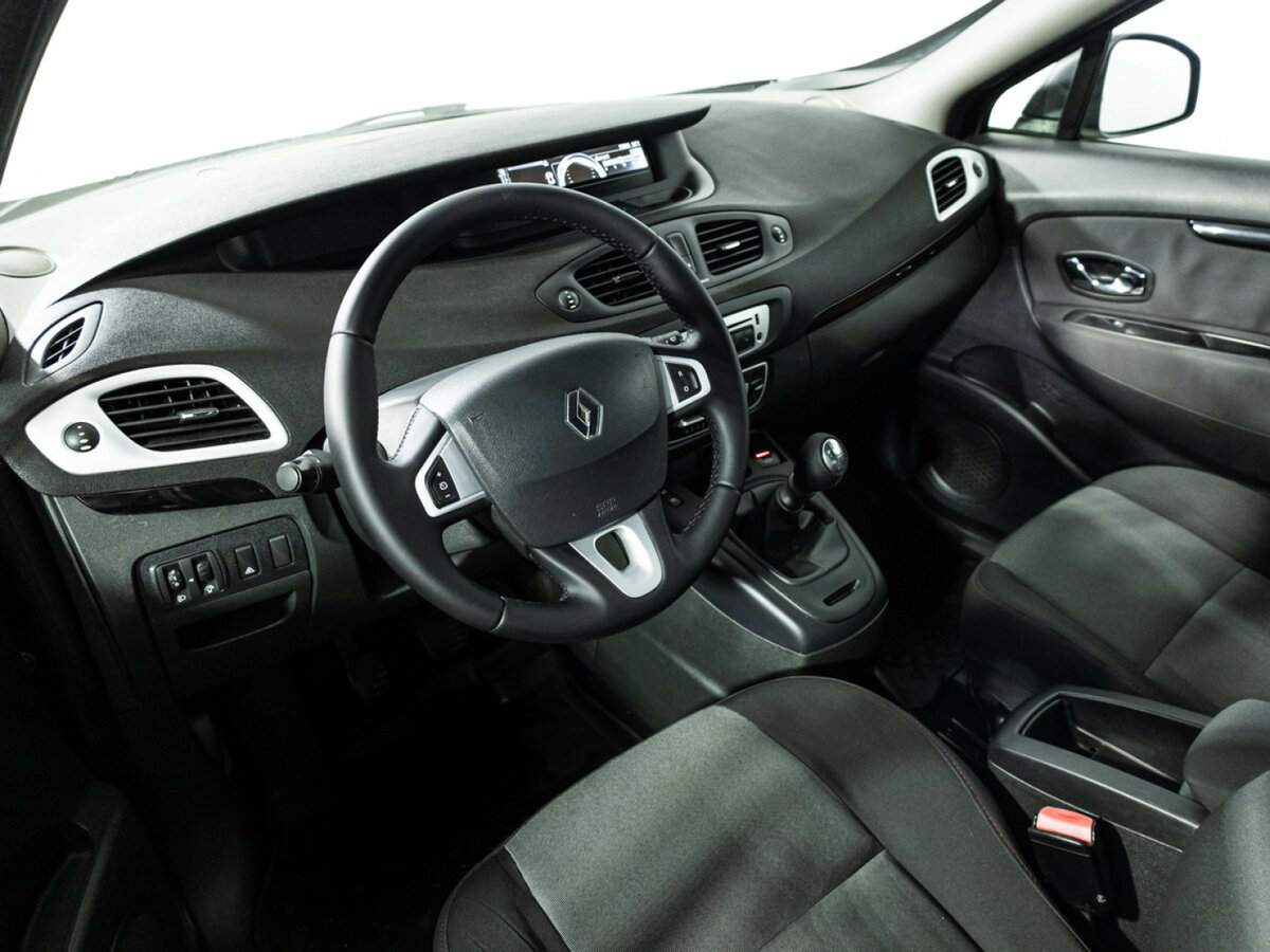 Renault Scenic с пробегом — 2012 год. Фото: #10