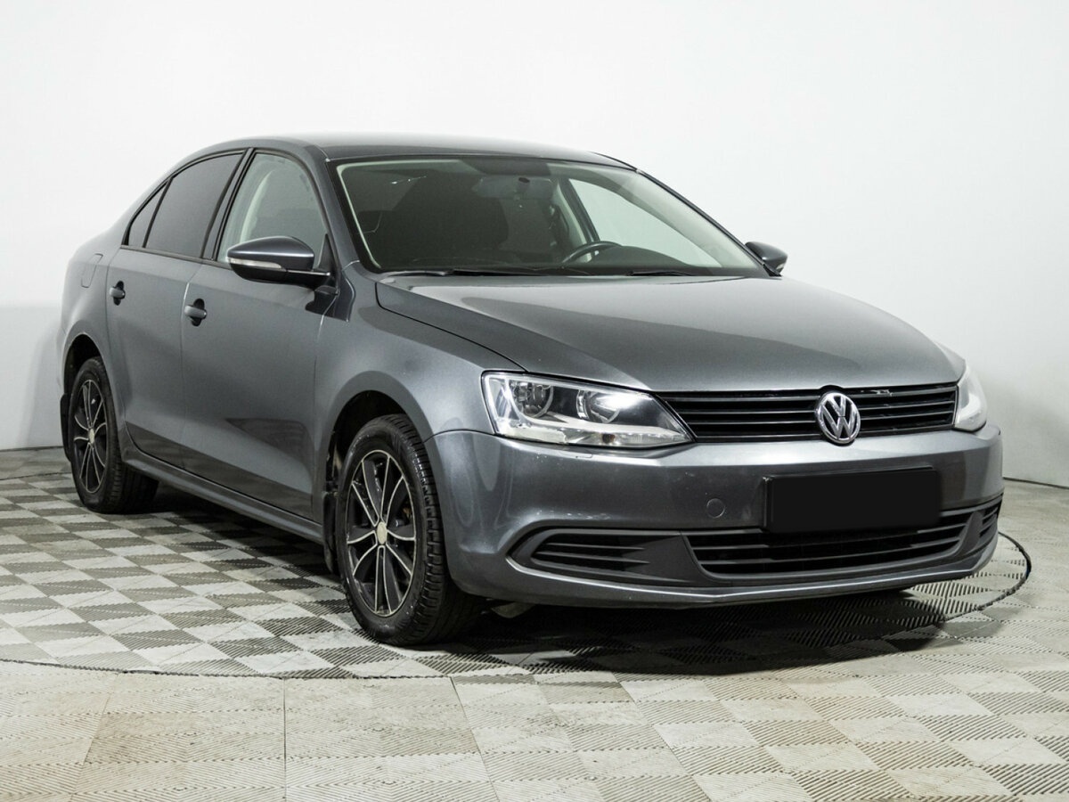 Volkswagen Jetta с пробегом — 2011 год. Фото: #2
