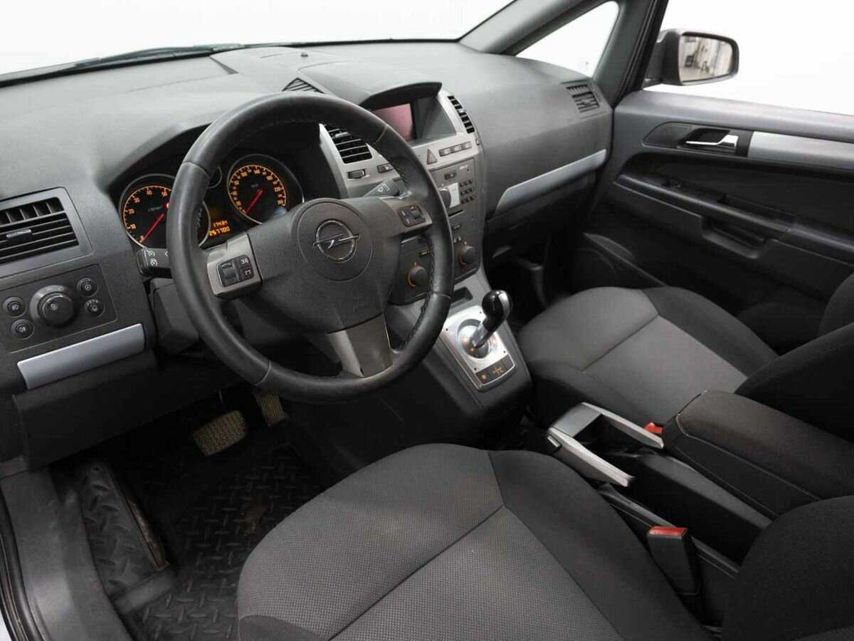 Opel Zafira с пробегом — 2007 год. Фото: #7