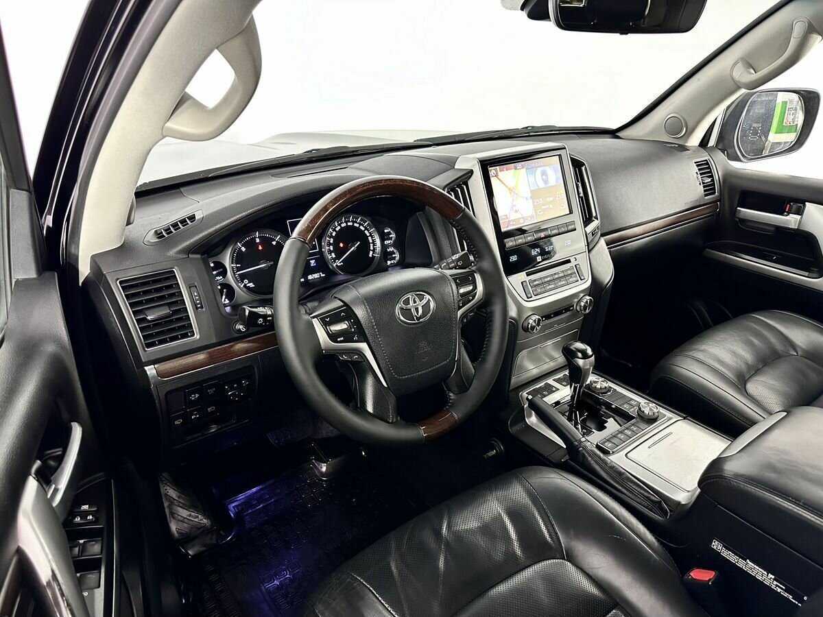 Toyota Land Cruiser с пробегом — 2017 год. Фото: #6