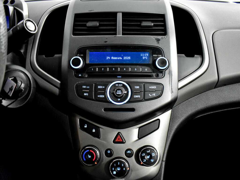 Chevrolet Aveo с пробегом — 2013 год. Фото: #16