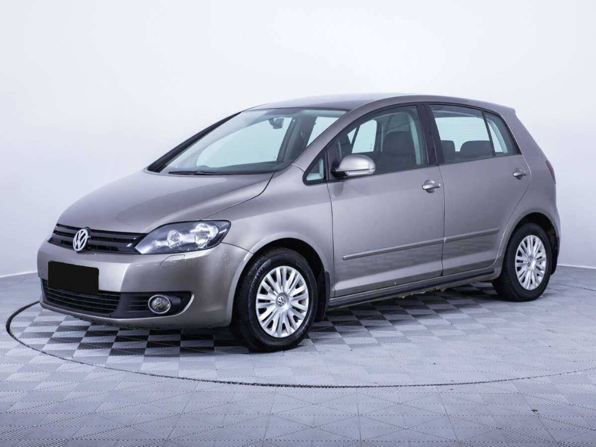 Volkswagen Golf Plus с пробегом — 2012 год. Фото: #0