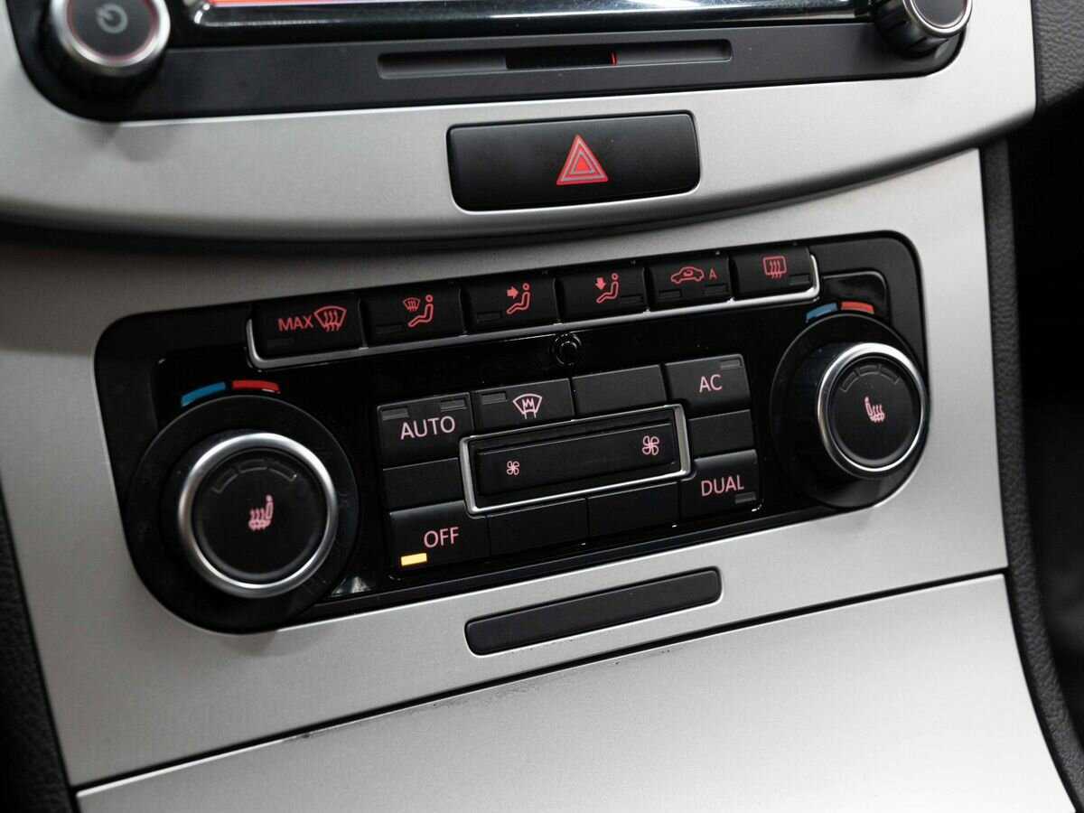 Volkswagen Passat с пробегом — 2011 год. Фото: #22