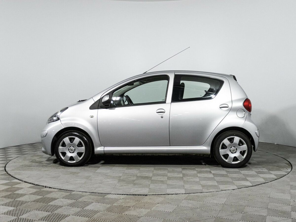 Toyota Aygo с пробегом — 2006 год. Фото: #7